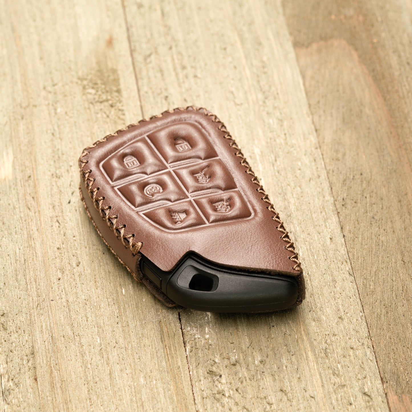 Vitodeco Superior Leather Key Fob Case Compatible for Chevrolet Suburban 2025, Chevrolet Tahoe 2025, Chevrolet Silverado 2025, 6-Button