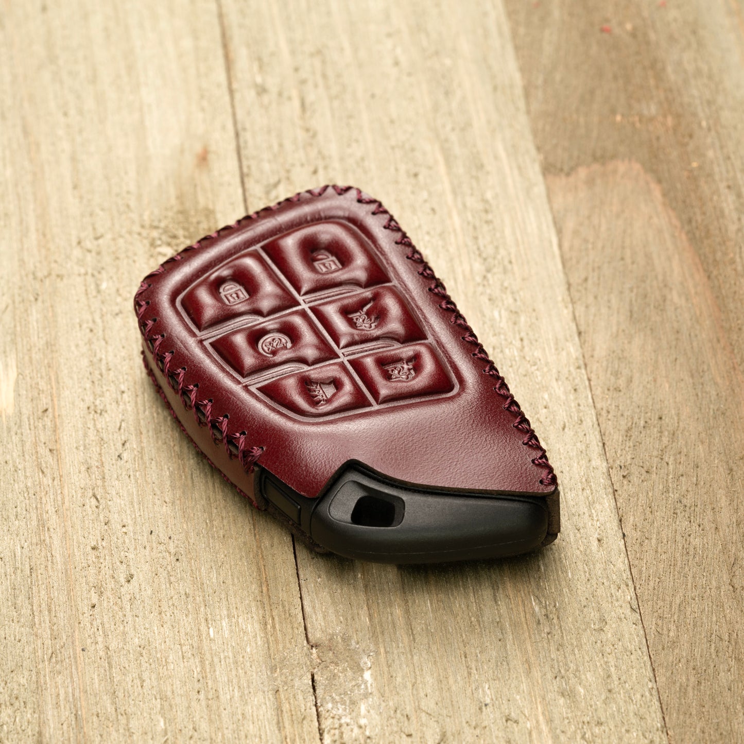 Vitodeco Superior Leather Key Fob Case Compatible for Chevrolet Suburban 2025, Chevrolet Tahoe 2025, Chevrolet Silverado 2025, 6-Button